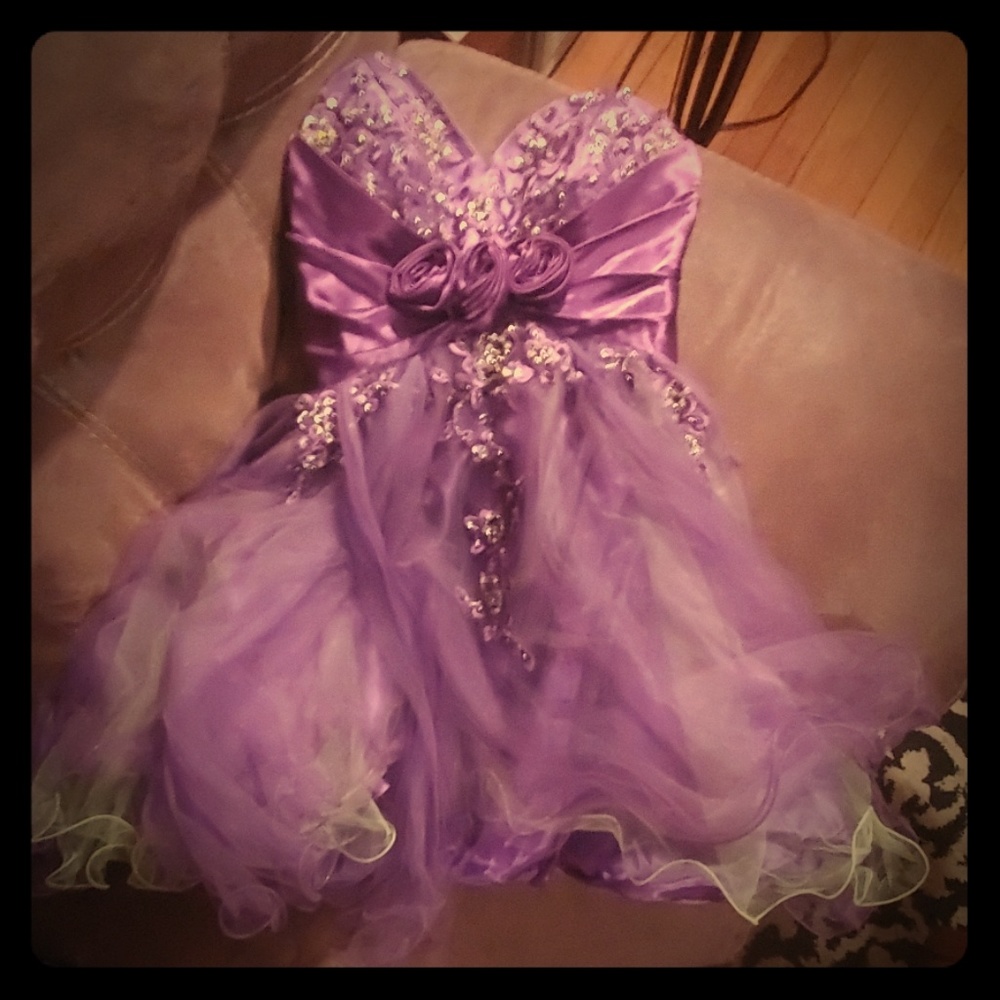 Strapless short prom dress